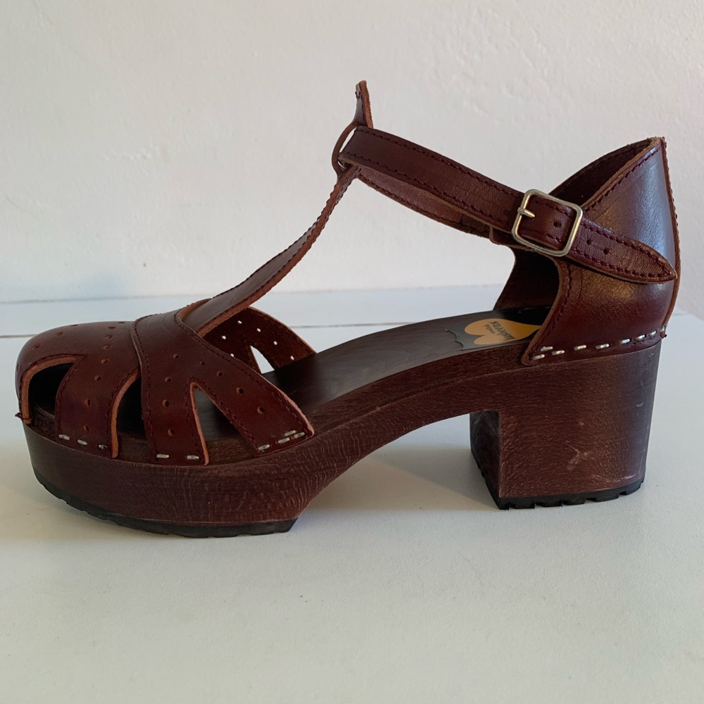 Hasbeens Toffel Size 40 T-strap
Swedish High Clogs Slingbacks Brown . Pre /owned